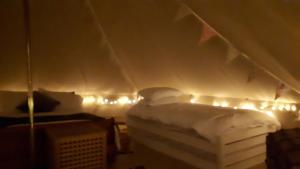 6 Guests - Bell Tent - Wood Stove - Parking