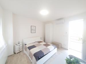 Mini Suite Valentino