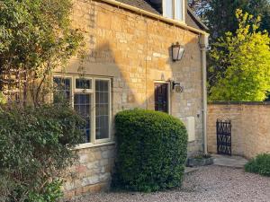 Lower Mill 1 Cottage Broadway