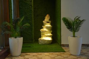 The Divine Oak Golden Leaf