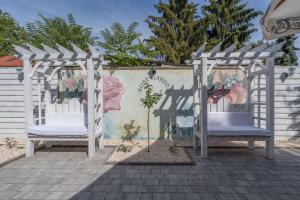 Villa Rose Garden