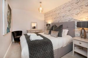 8 Blue Bridge- Elegant and Luxurious 1 Bedroom Apt- Free Parking