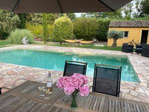 Maisons de vacances FUVOLEA, Maison de vacances a 15 min du centre d'Aix-en-Provence, piscine chauffee mai a fin septembre - jardin - parking prive gratuit : photos des chambres