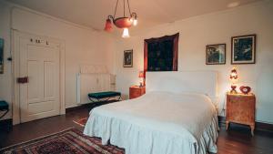 Private apartment in historic castle from 1608 with tenniscourt