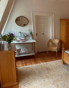 Private apartment in historic castle from 1608 with tenniscourt