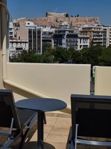 Acropolis Veranda by YHA