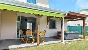 VILLA LOVADO avec JACUZZI - Courcelles