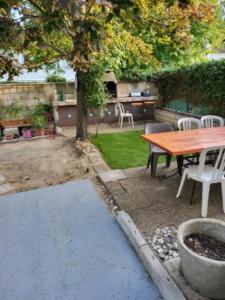 Maisons de vacances Grande maison avec 5 chambres et jardin : photos des chambres