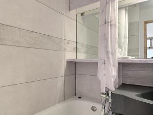 Appart 6 pers, terrasse sud-ouest au rez-de-pistes - FR-1-455-110