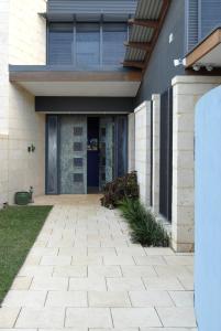 By the Beach B&B Self Contained Apartments