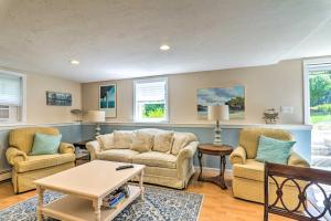Quaint and Convenient! Cape Cod Apt Near Canal