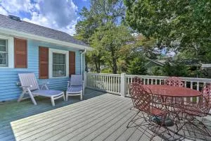 Dog-Friendly Waretown Home with Furnished Deck! - Waretown