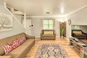 about 5 Mi to Dtwn Fort Worth Retreat with Fire Pit - Benbrook