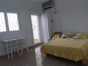 Alojamiento -Estudio Centro Dos Hermanas - 洛斯帕拉西奥西维利亚夫兰卡