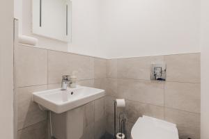 Redland Stay In Bespoke Home 2 of 2