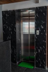 Lakshmi Paradise Lodge AC