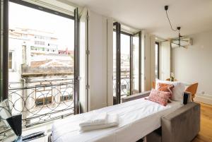 Bright Studio near Douro River - with Balcony