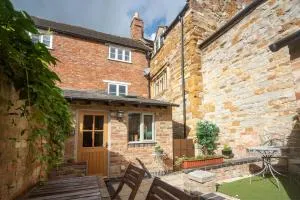 Cotswolds period townhouse near Stratford-upon-Avon, central location short walk to pubs, restaurants and shops - Upper Brailes