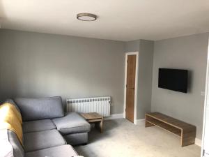 New ground floor 2 bed flat close to the beach