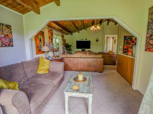 Lakeside Lodge Retreat