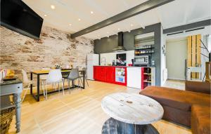 Gorgeous Home In Aren With Wifi