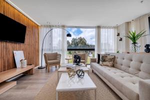 Olive Living Suites by HOUSY HOST