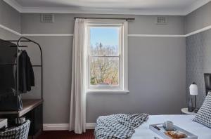 Heritage King Room room in Springfield Lodge