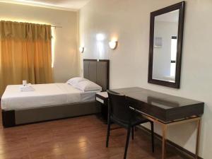 Meaco Royal Hotel- Aparri