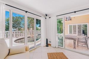 Beachfront Art Villa Samui