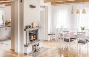 4 Bedroom Amazing Home In Ruciane-Nida