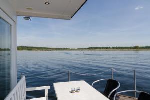 feststehendes Hausboot