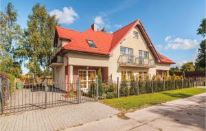 Cozy Apartment In Rowy With Kitchen