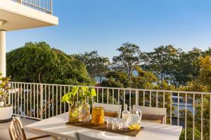 3 Bedroom Penthouse - Short Walk to Sandstone Point