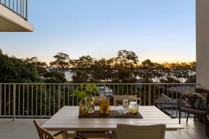 3 Bedroom Penthouse - Short Walk to Sandstone Point