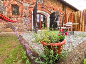 Mazurska Sielanka - klimatyczny apartament, 2 sypialnie i 2 ogródki