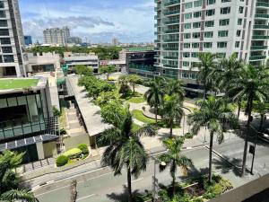 Holiday Inn & Suites Makati by IHG