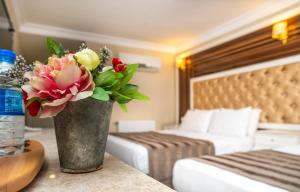 Family Room room in Kunlun Hotel