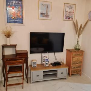 Sète, T2 cosy et atypique, Jardin Château deau, centre ville