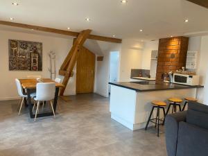 BORD DE LAC,2 chambres SUPERBE VUE LAC 5mn Evian