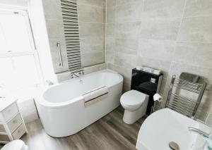 WILLOW COTTAGE - Cost 3 Bed Cottage in Penrhyn Bay with Sea Views with Access to Snowdonia