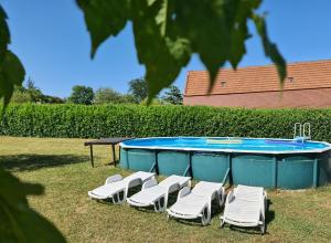 Maisons de vacances Grand Gite Avec Tennis et Piscine : photos des chambres