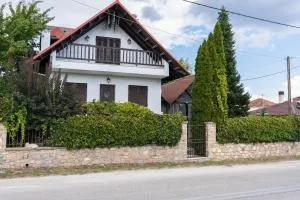 Luxury Traditional Villa - Pteriá