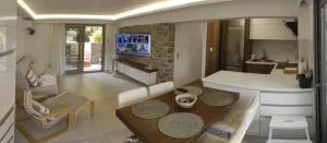 Irida Holiday Apartments - Lévktron