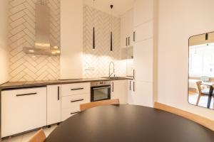 The Palm Springs Apartment