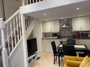 The old coach house 8 North lane