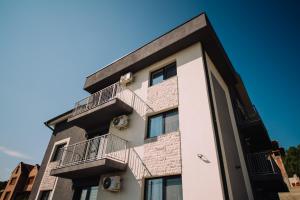 Dream House Apartments