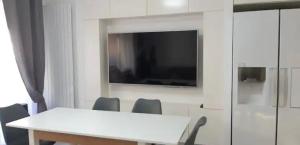 Impeccable 3 pièces avec balcons, la plage à 50m Juan les pins proche Cannes