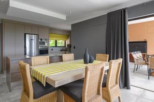 San Lameer Villa 14109 - 4 Bedroom Deluxe - 8 pax - San Lameer Rental Agency