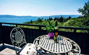 Apartmani Kremena small beach 200m