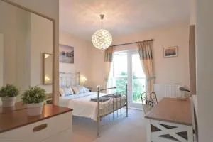 Pebble House (Goring-by-Sea) - Goring by Sea